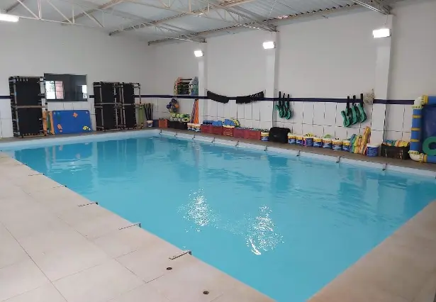 Piscina coberta da Academia Universus